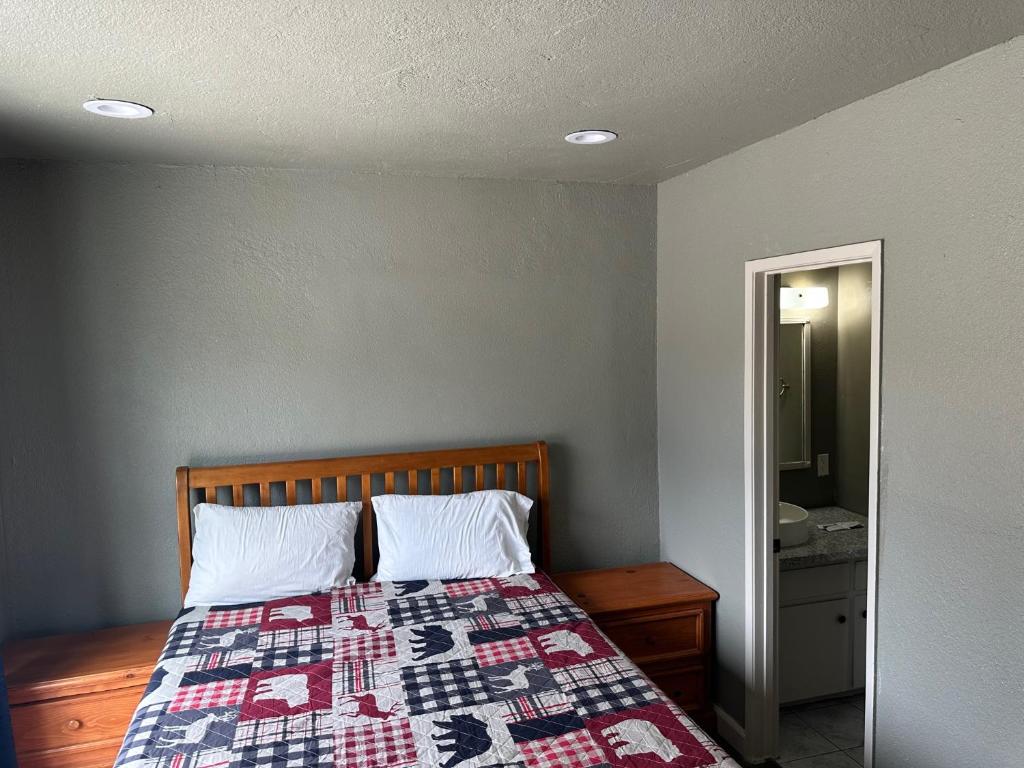 Mountain Trail Lodge and Vacation Rentals photo 4