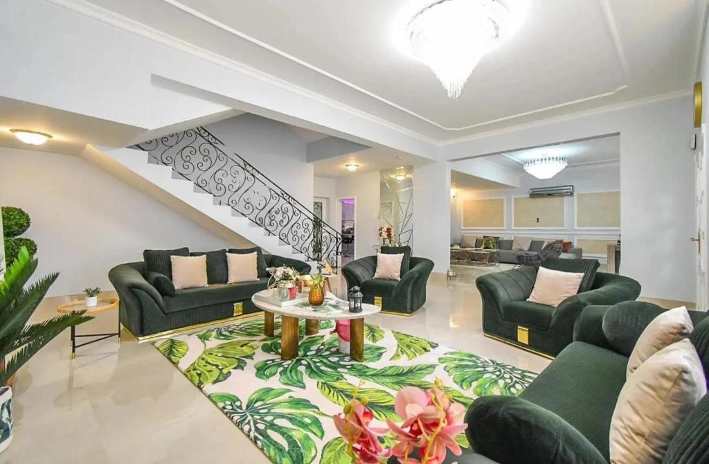Luxury Private Pool Villa for families only photo 2