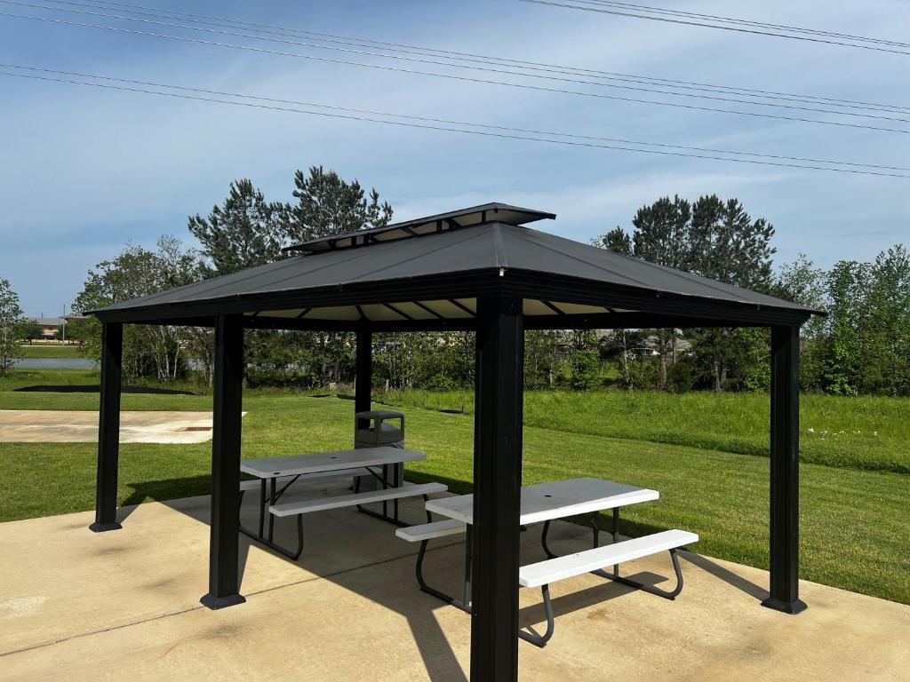 Super 8 by Wyndham Spring/North Houston photo 3