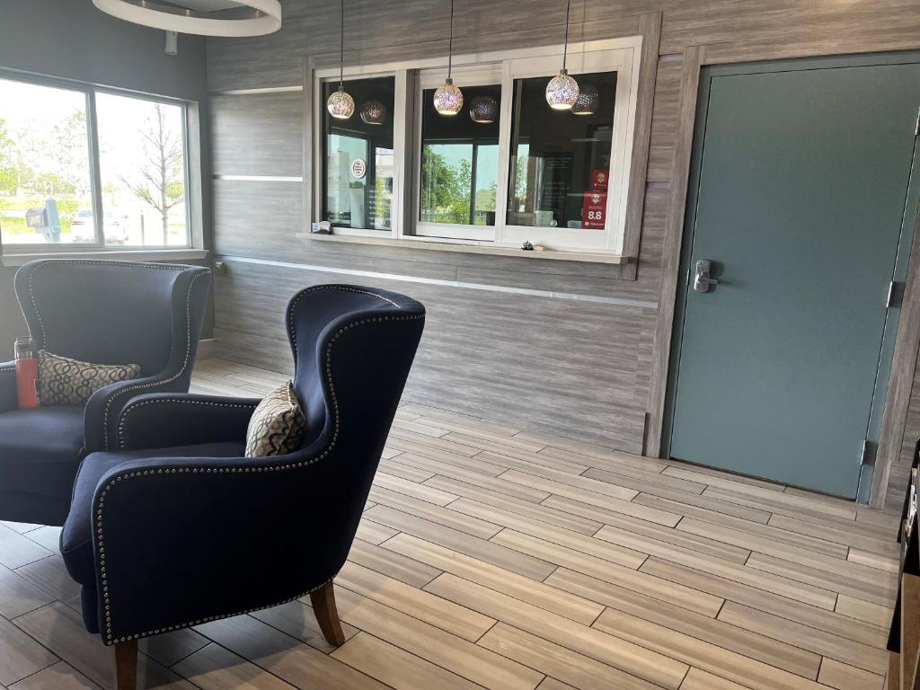 Super 8 by Wyndham Spring/North Houston photo 1