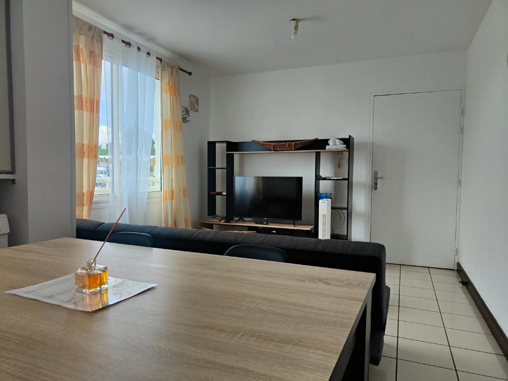 Appartement T2 - Sainte-Marie - 10 min de l'aéroport photo 2