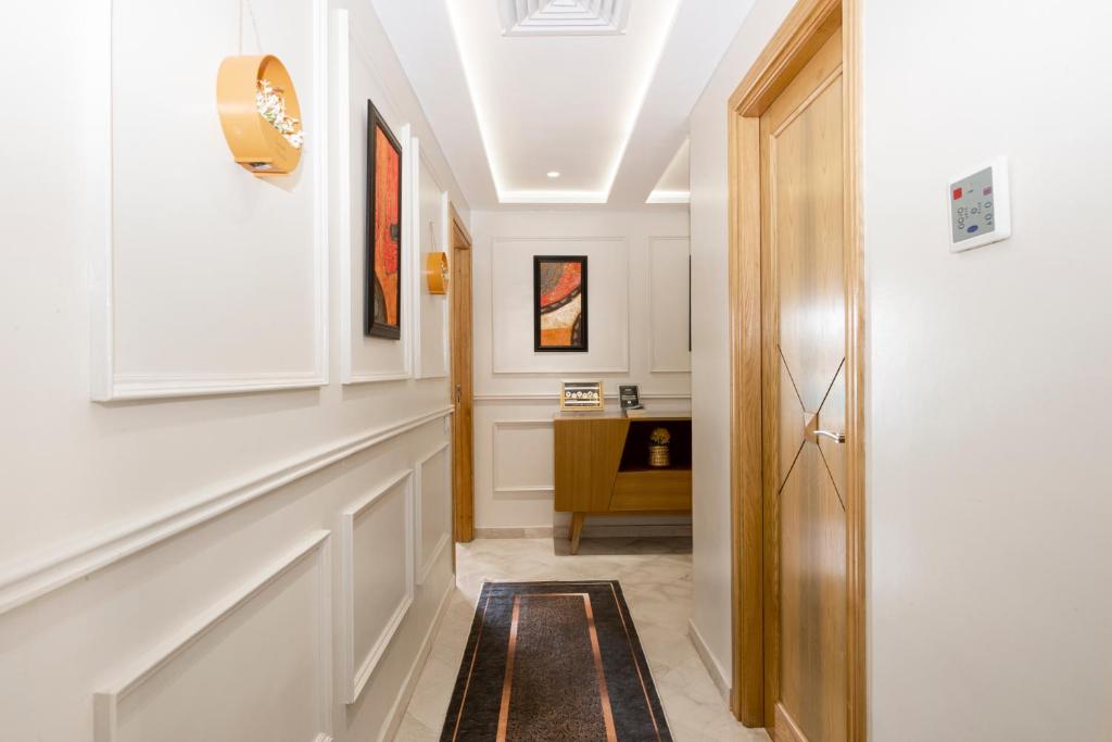 Luxurious Apartment Airport photo 4