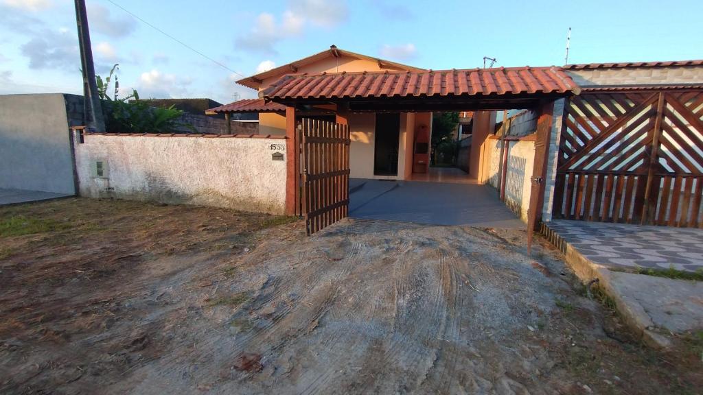 Excelente casa em Itanhaém!! (Casa Inteira)