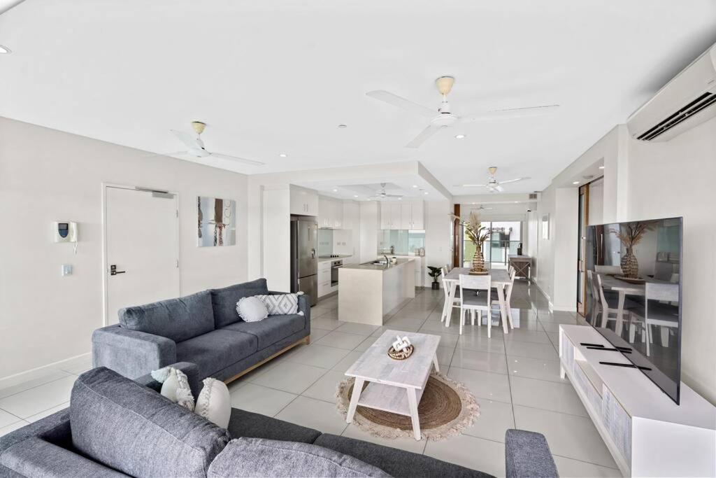 Spectacular Darwin apartment photo 1