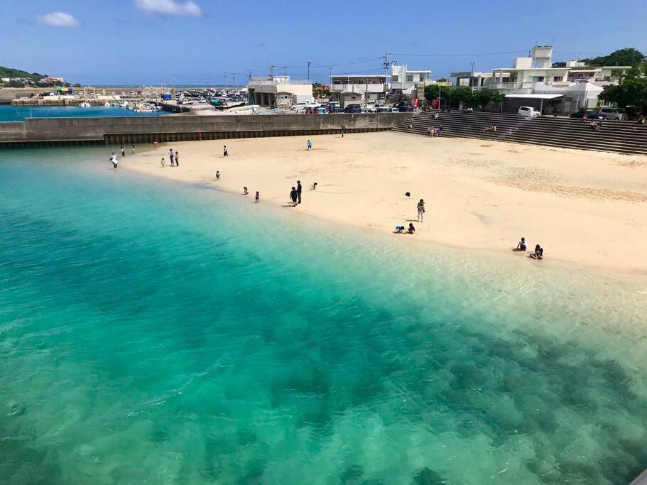 奥武岛上能看见海的新建一户建 奥武壹号B棟 走到海滩只有2分钟 walk to seaside only 2 minutes