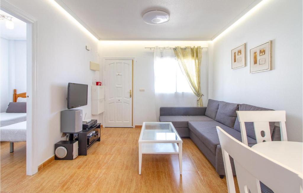 Stunning Apartment In Orihuela Costa With Outdoor Swimming Pool, Wifi And 2 Bedrooms photo 2