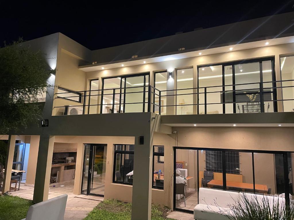 Casa Premium Grande de 2 Pisos