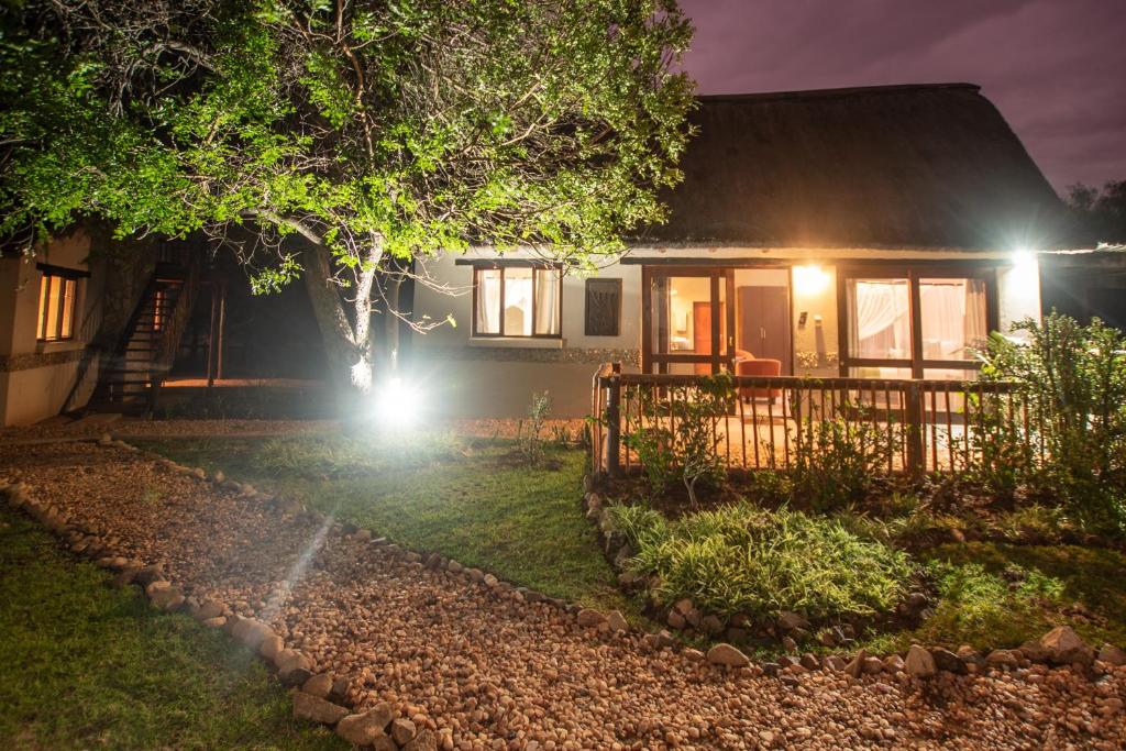 Leopard's Lair Bush Lodge photo 3