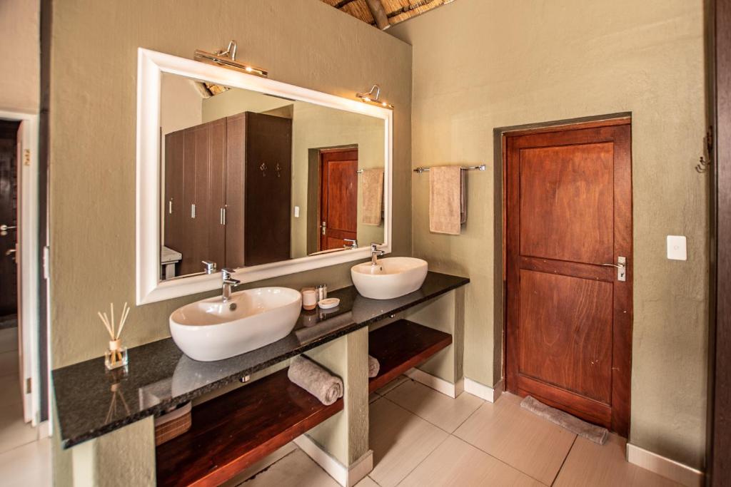 Leopard's Lair Bush Lodge photo 1
