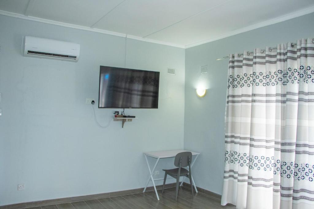 Neat one bedroom in Morningside guesthouse - 2089 photo 4