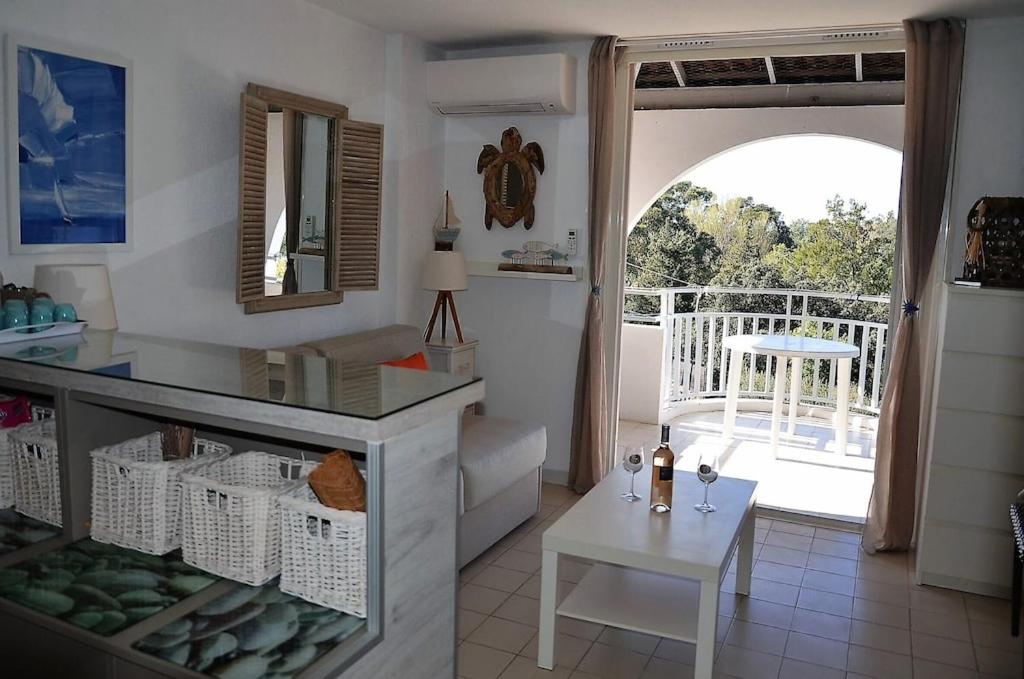 VUE MER- BEAU STUDIO - TERRASSE ABRITEE - Wi-Fi - CLIMATISATION - PARKING GRATUIT photo 2