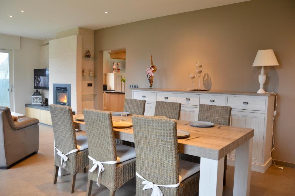 Ruime vakantiewoning tot 14pers. met jacuzzi & zwemvijver photo 2