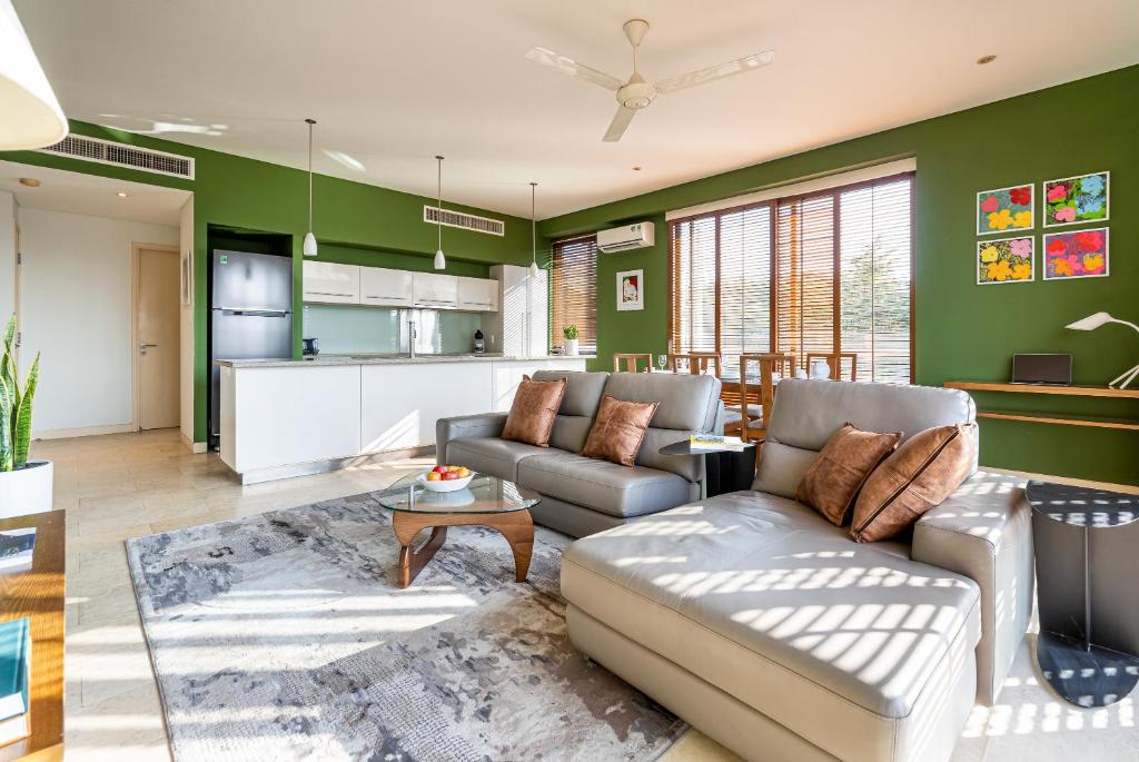 Saigon Luxury Corner Suite in District 1