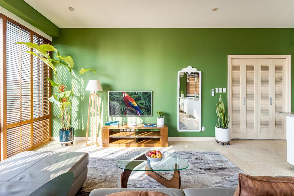 Saigon Luxury Corner Suite in District 1