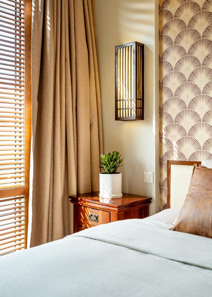 Saigon Luxury Corner Suite in District 1