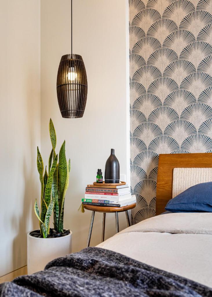 Saigon Luxury Corner Suite in District 1