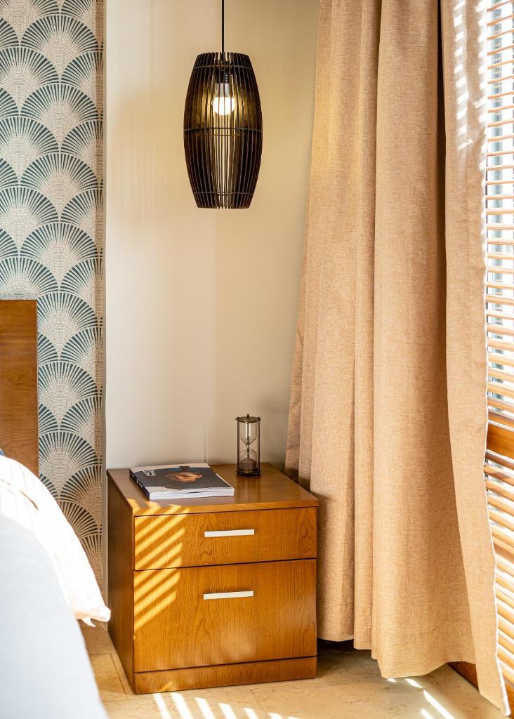 Saigon Luxury Corner Suite in District 1