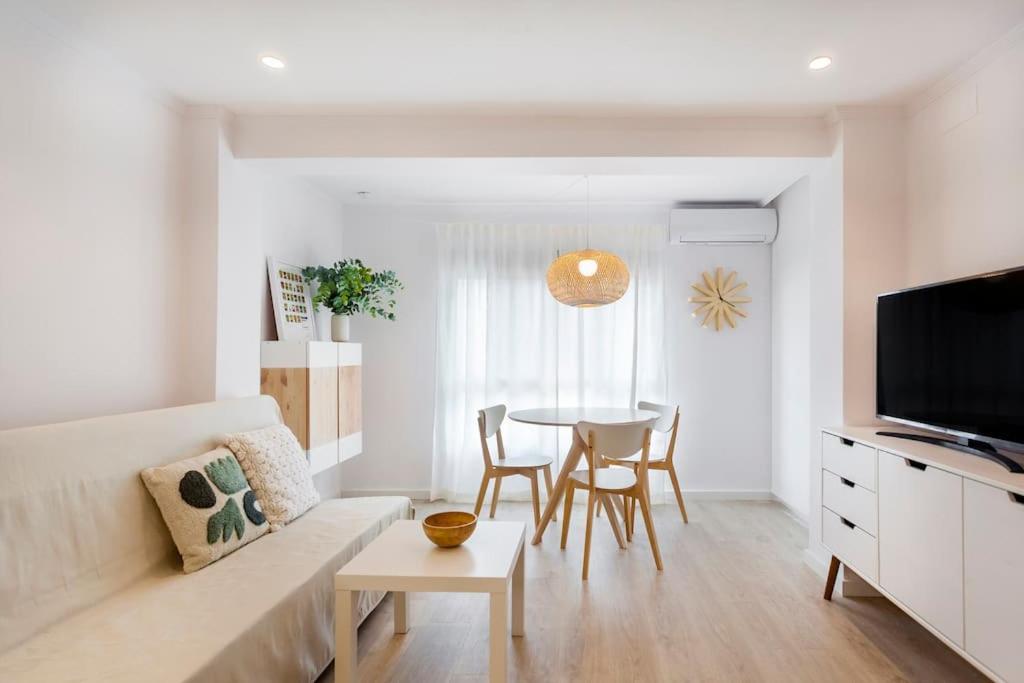 Coqueto apartamento junto a la playa.