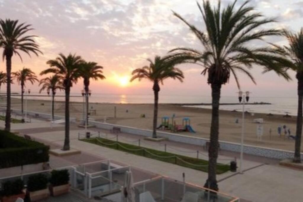 Coqueto apartamento junto a la playa. photo 4