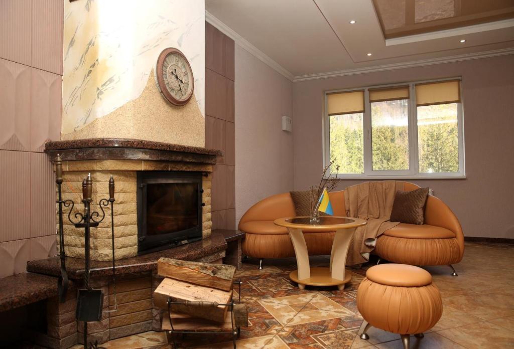 Den House photo 3