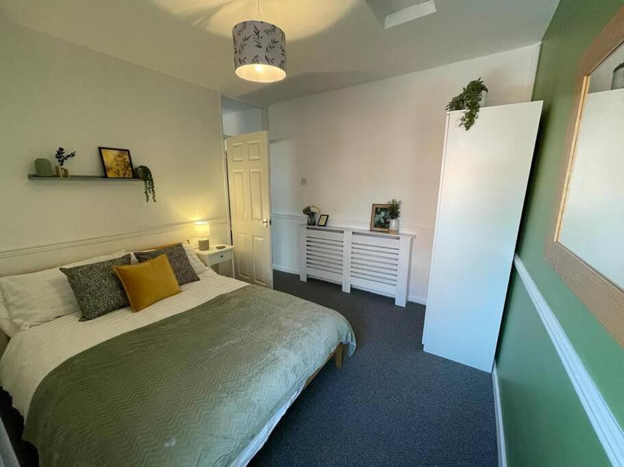 2 bed Central Cardiff Apartment - sleeps five!
