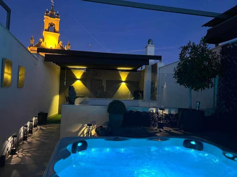 Luxuriously 3 beds Apartment with private Jacuzzi