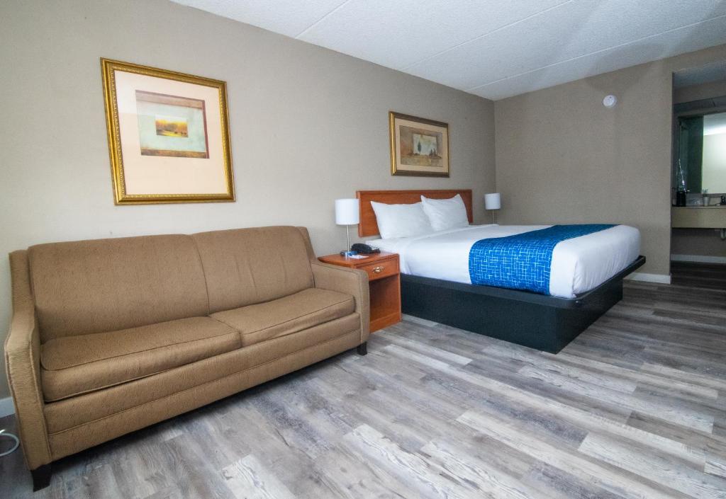 Travelodge by Wyndham Pueblo photo 3