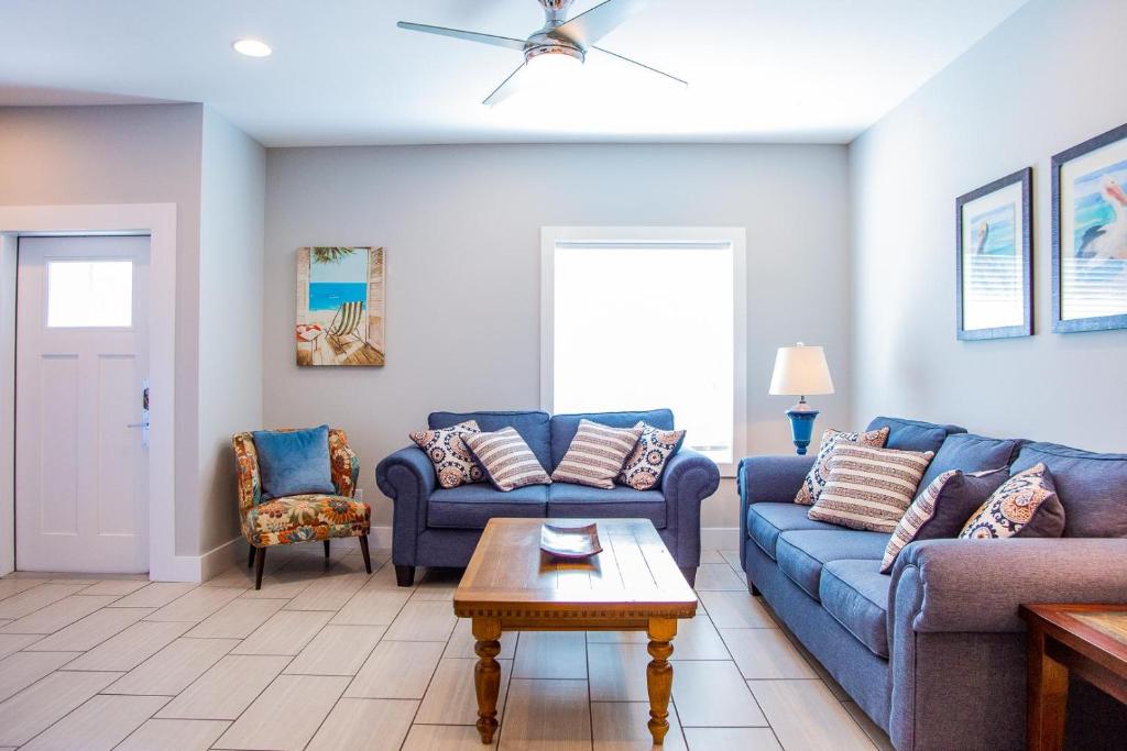 Island Villa- Your Padre Island Escape photo 2