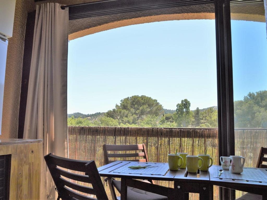 Appartement Bormes-les-Mimosas, 1 pièce, 4 personnes - FR-1-251-77 photo 1