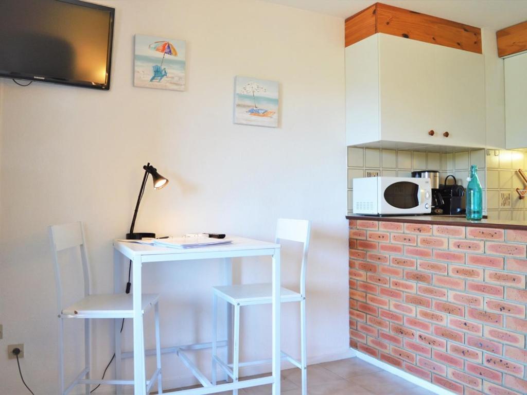 Appartement Bormes-les-Mimosas, 1 pièce, 4 personnes - FR-1-251-77 photo 4