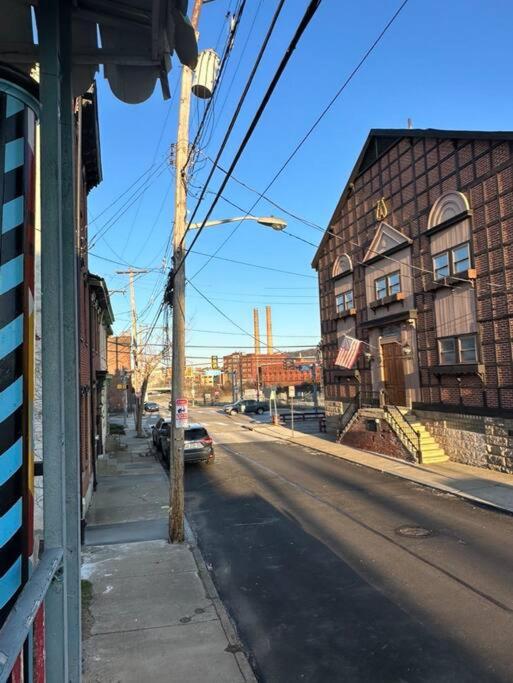 Unique Artsy 2 Bdrm Apt 1.5 mi from Downtown photo 1