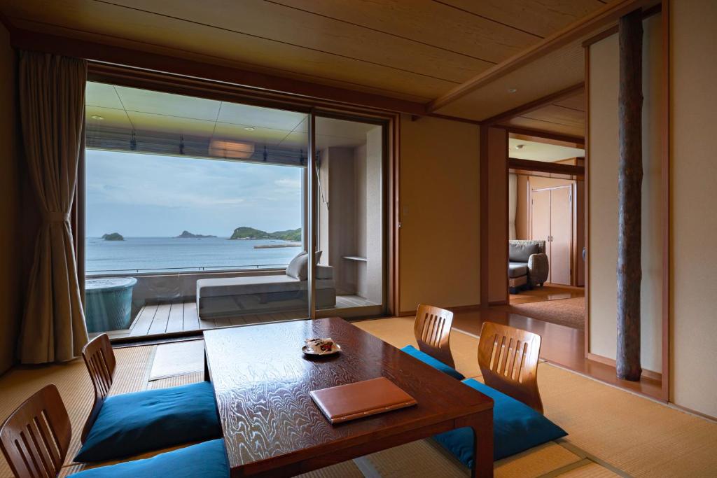 IKI RETREAT by Onko Chishin - Tap to explore photos