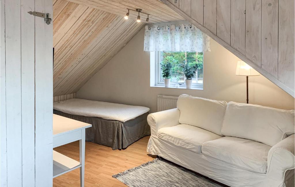 Nice Apartment In Oskarshamn With Wifi photo 4