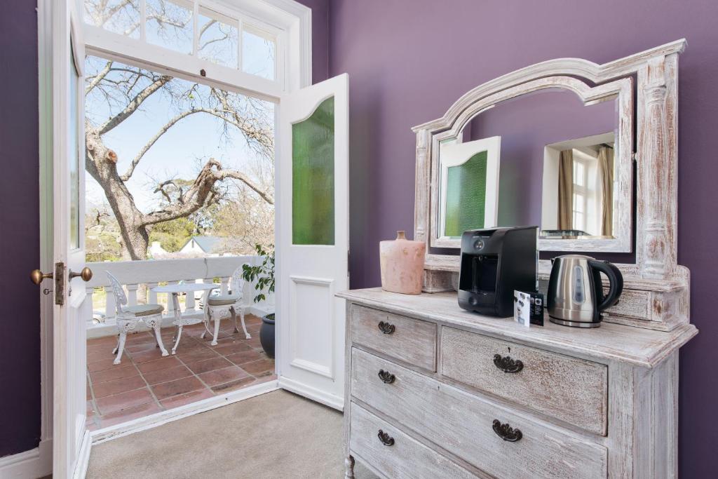 River Manor Boutique Hotel by The Living Journey Collection photo 4