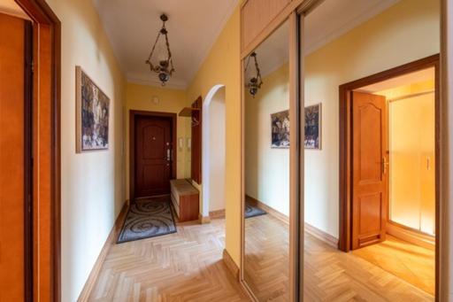 HaPPy Inn ArkA the heart of Old Town, Self-Check-in, A-C, Car-Parking, Balkony, Vilnius