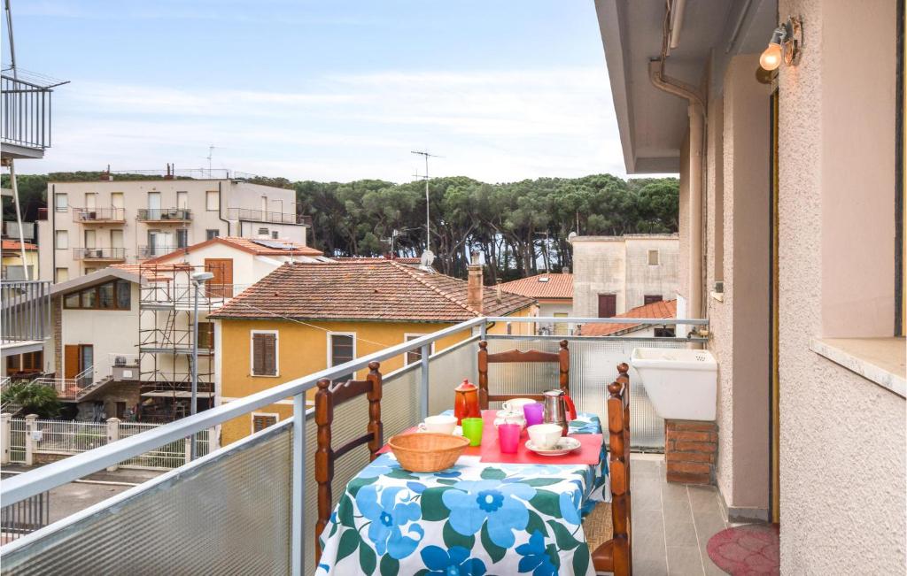 Nice Apartment In Follonica With Wifi And 1 Bedrooms photo 4