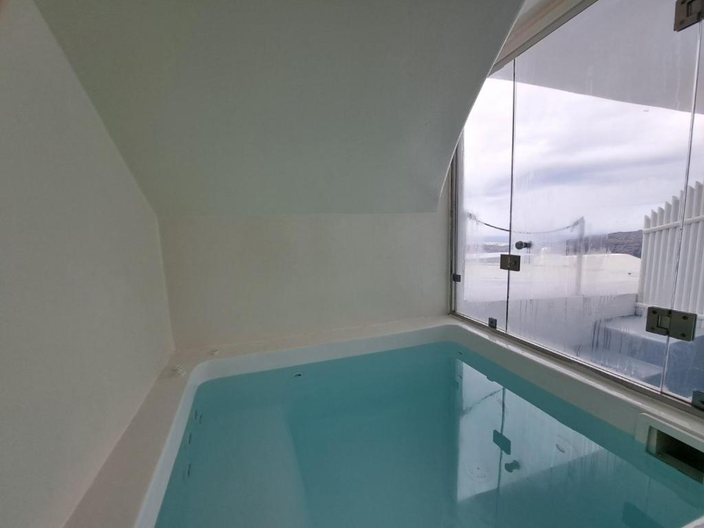 Dreaming View Suites - Tap to explore photos