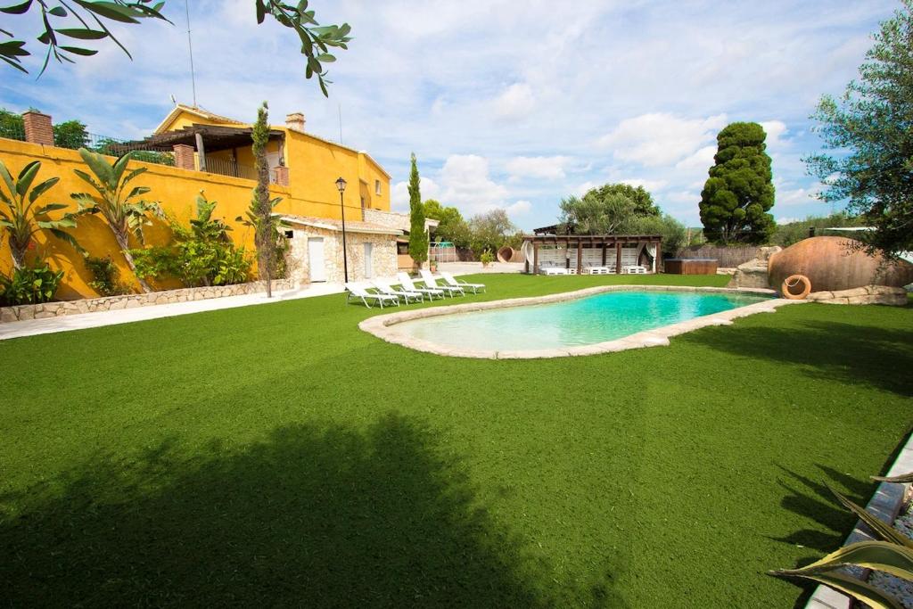 Catalunya Casas Divine and Delightful for 24 guests 12km to Sitges photo 3
