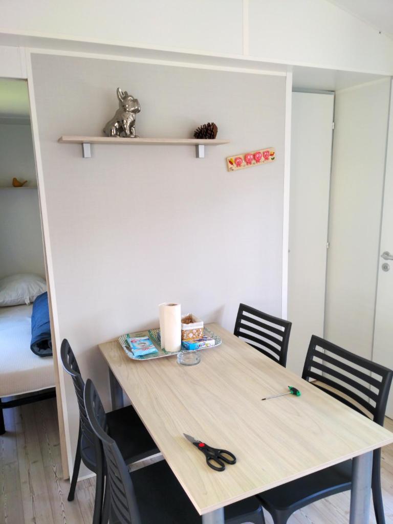 Bungalow de 2 chambres avec piscine partagee jardin clos et wifi a Saint Julien en Born a 4 km de la plage photo 3