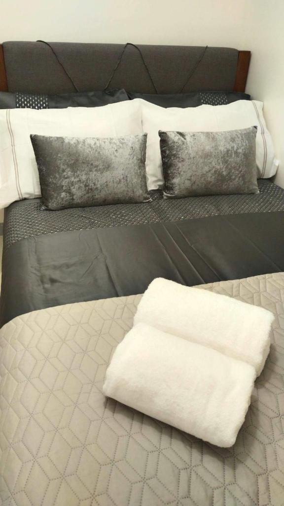 Allen’s cozy condo photo 2