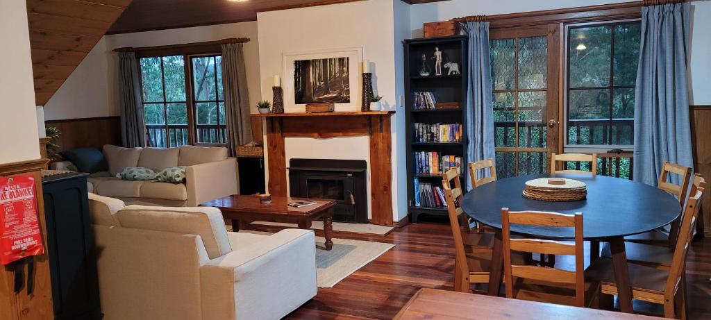 Tall Trees Eco Retreat - Fern Cottage photo 3