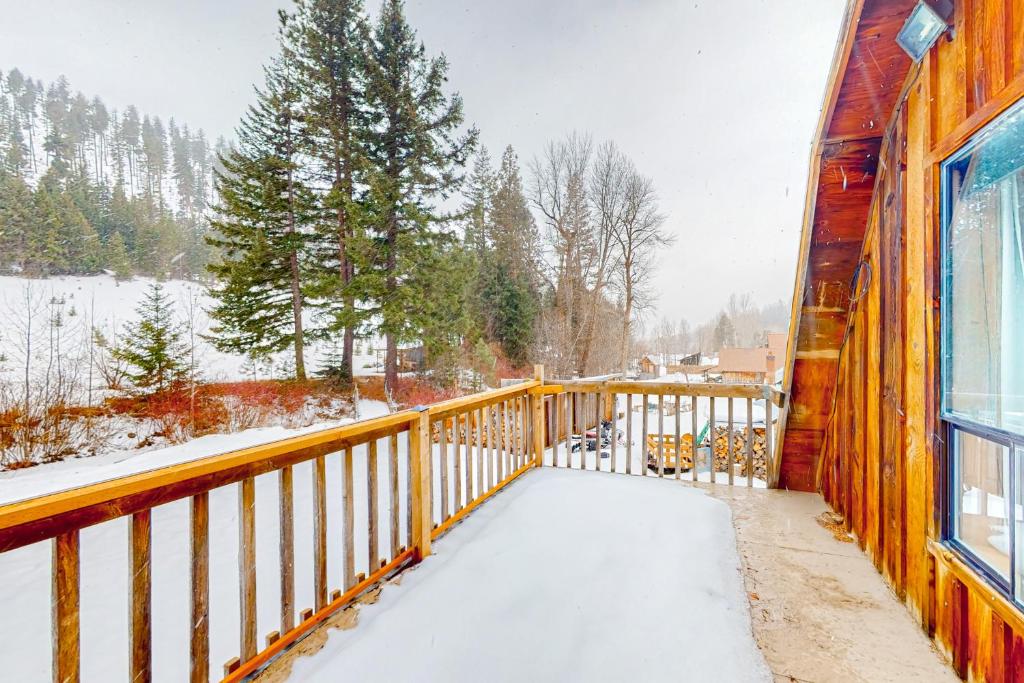 Crossfire Cabin photo 2