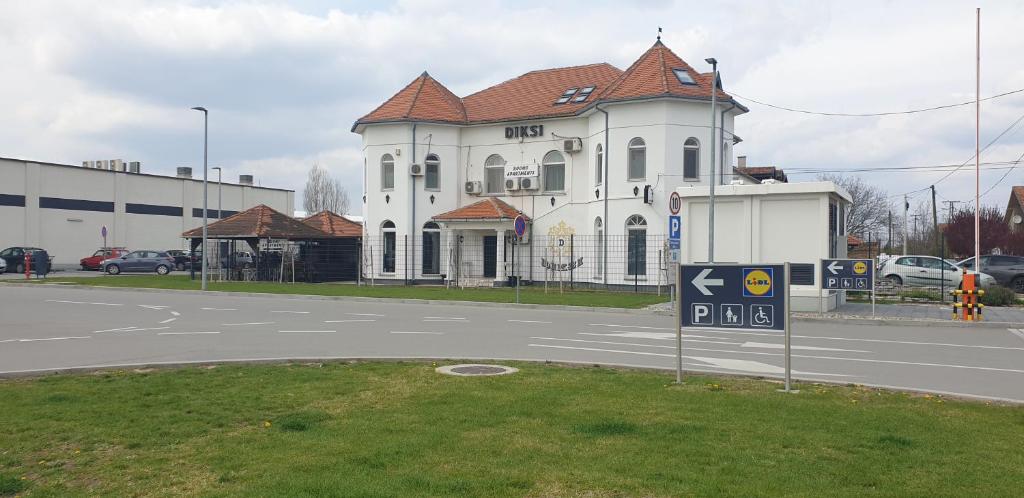 Apartmani Diksi Zrenjanin photo 1