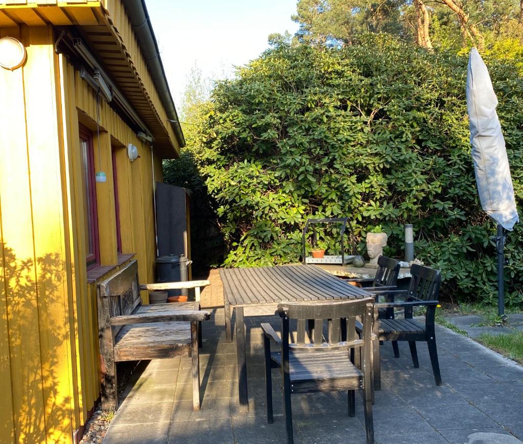 Gelbes Haus bei Mardorf am Steinhuder Meer photo 1