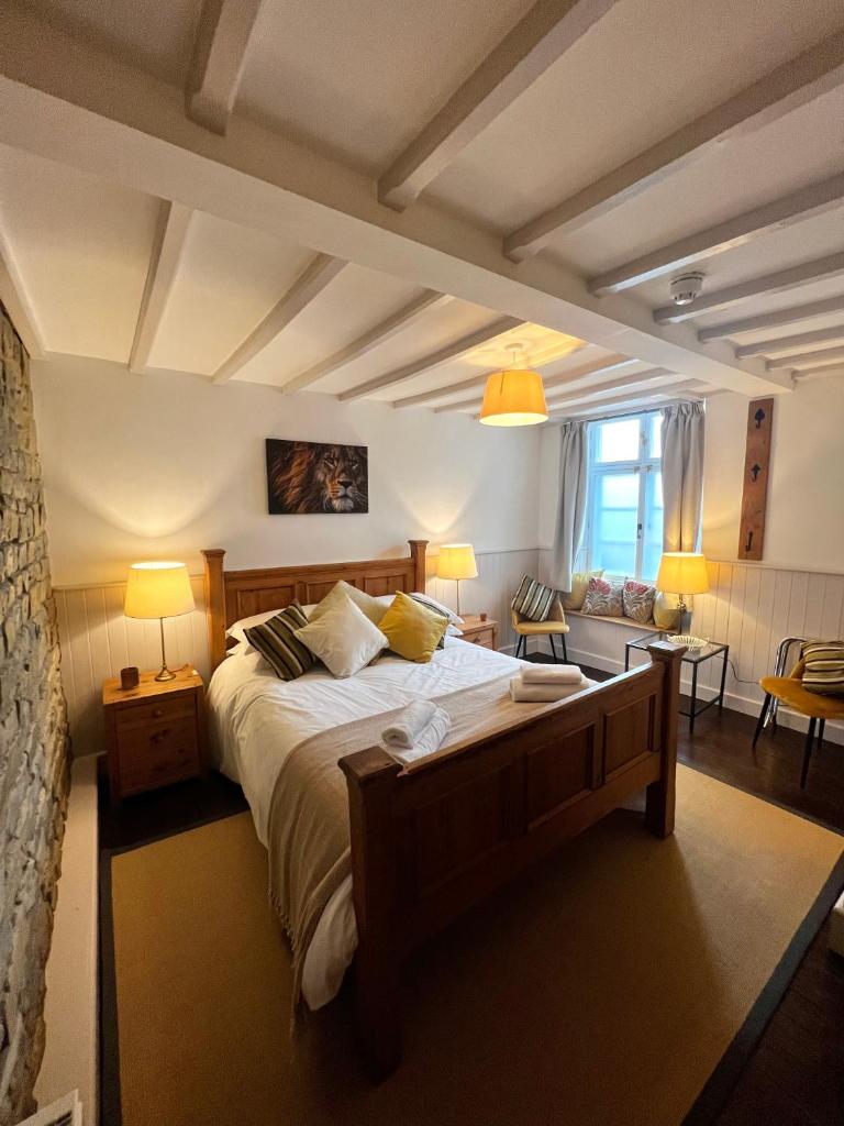 The Lion, Tredington Room Type - Superior King Room