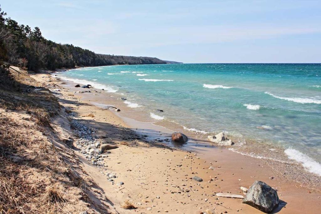 Tree Fort - Honeymoon Cottage on Lake Michigan photo 2