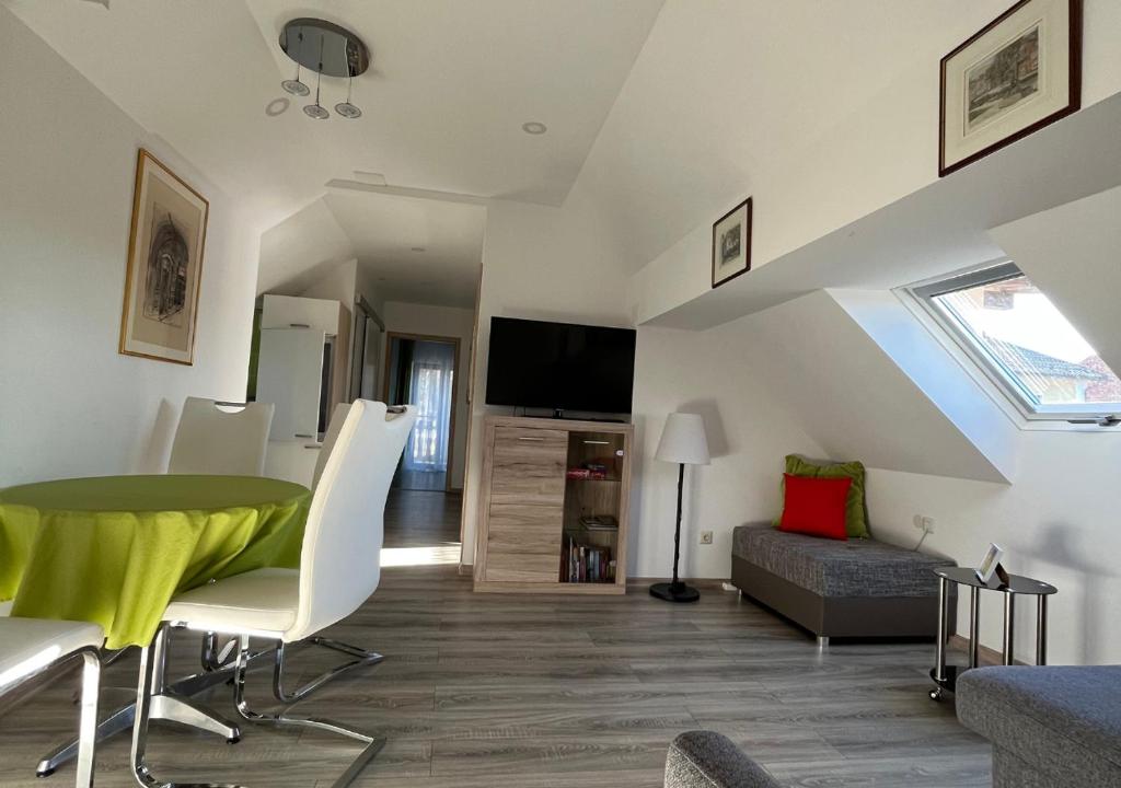 Ferien- und Businesswohnung Sonnentor Dreiländereck im zweiten Stock photo 2