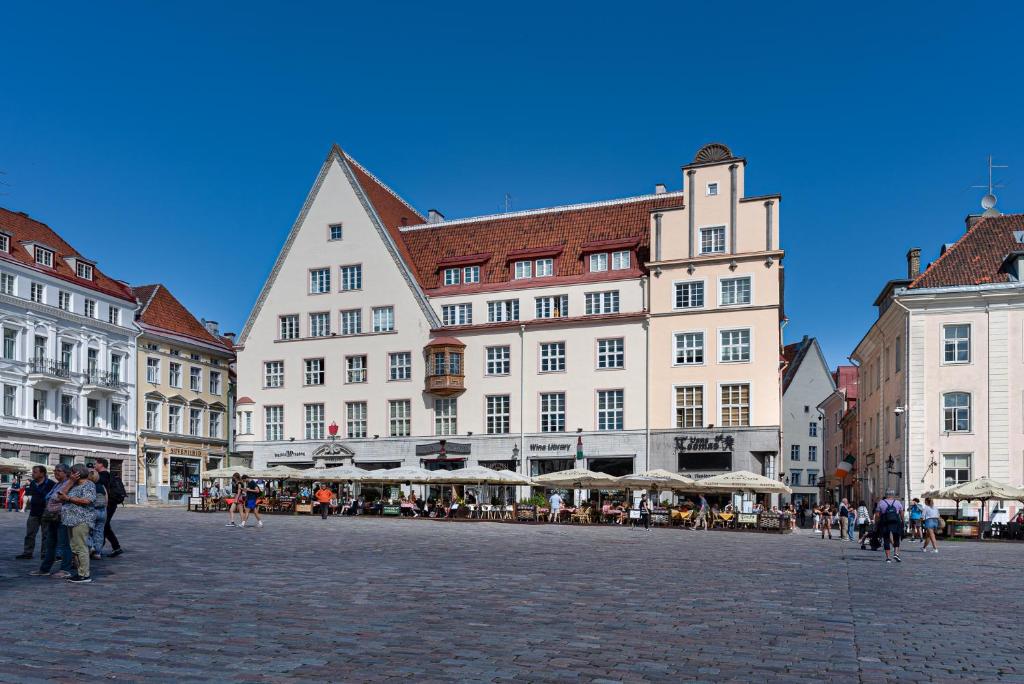 Old Town - Hall Square Apartment