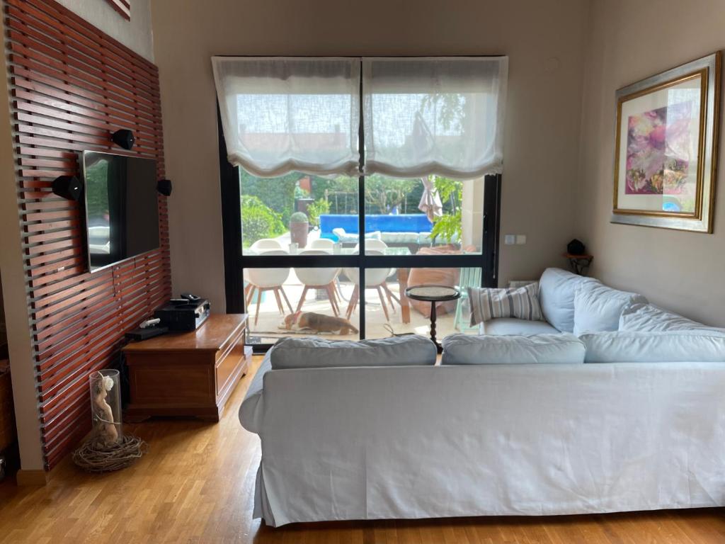 Four Bedroom Chalet with Private Pool in the Heart of Rioja Alavesa photo 3