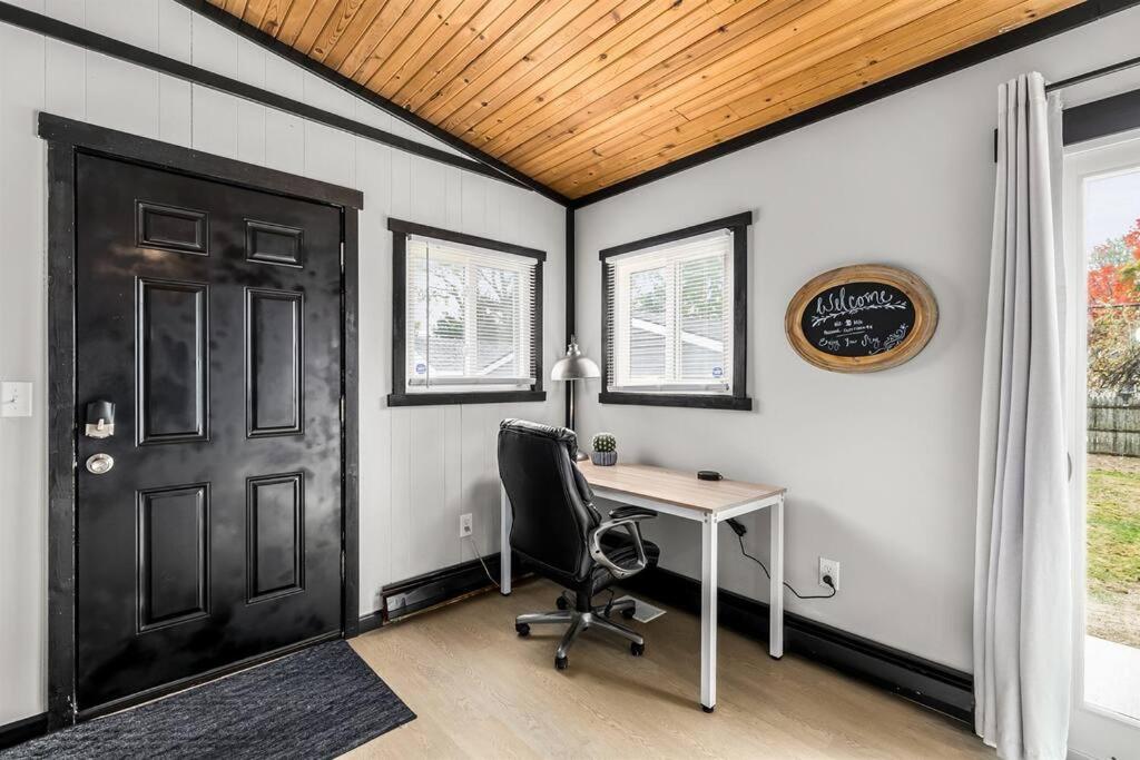 Spacious 3 Bedroom - Sleeps 8 - Central Location photo 4
